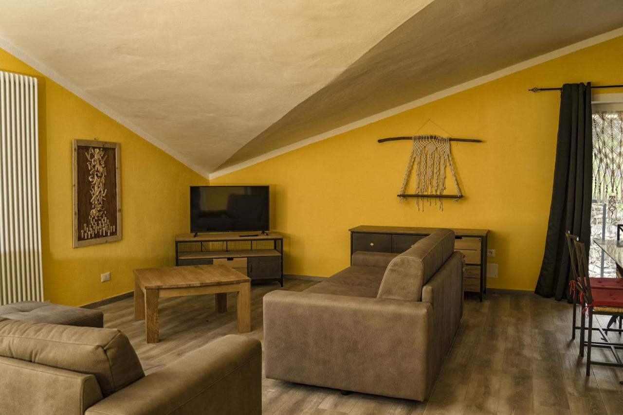 Chevres A Cheval - Apartment Aosta Kültér fotó